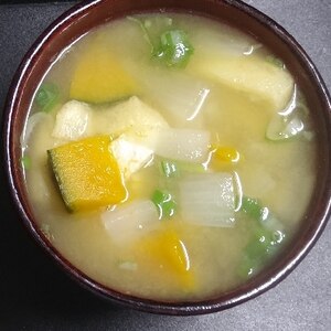 甘〜い♡かぼちゃと玉ねぎの味噌汁